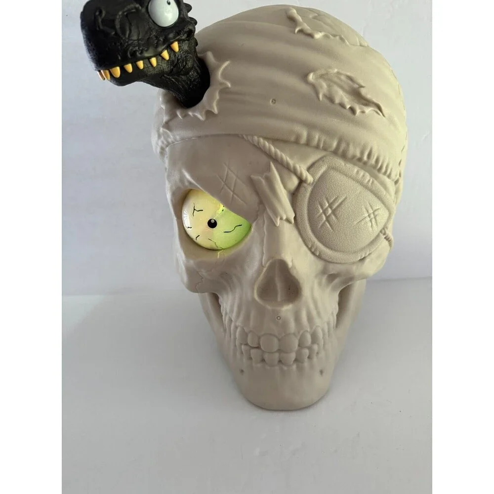 Zuru Large Plastic Skull and Dinosaur Pirate Halloween Lights Up Speaks WORKS!